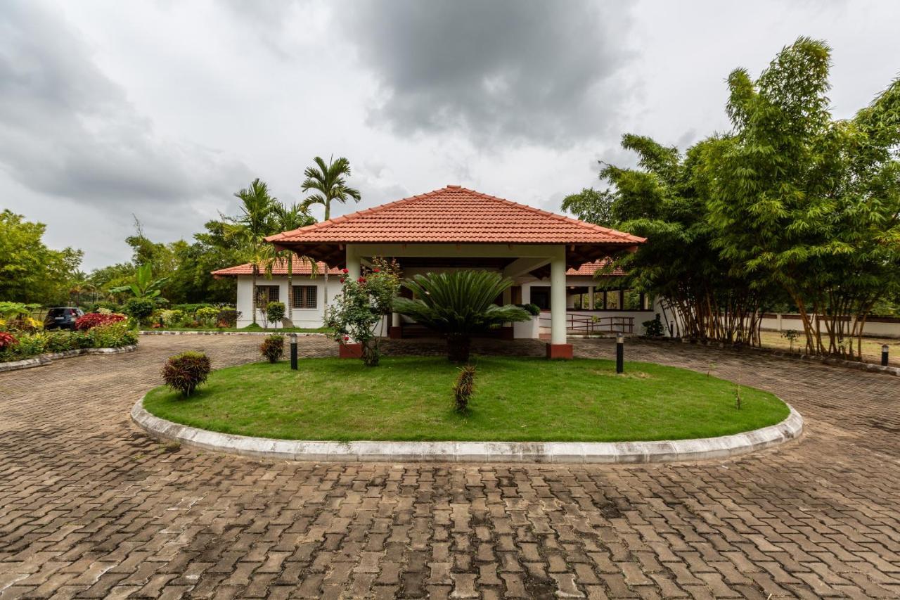 Kstdc Hotel Mayura Yagachi, Belur Belur  Exterior photo